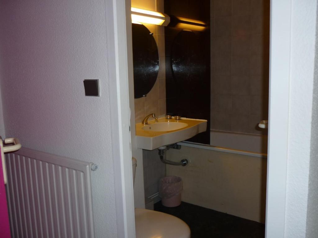 Hotel Entre 2 Mers Proche Bordeaux Carbon-Blanc Room photo